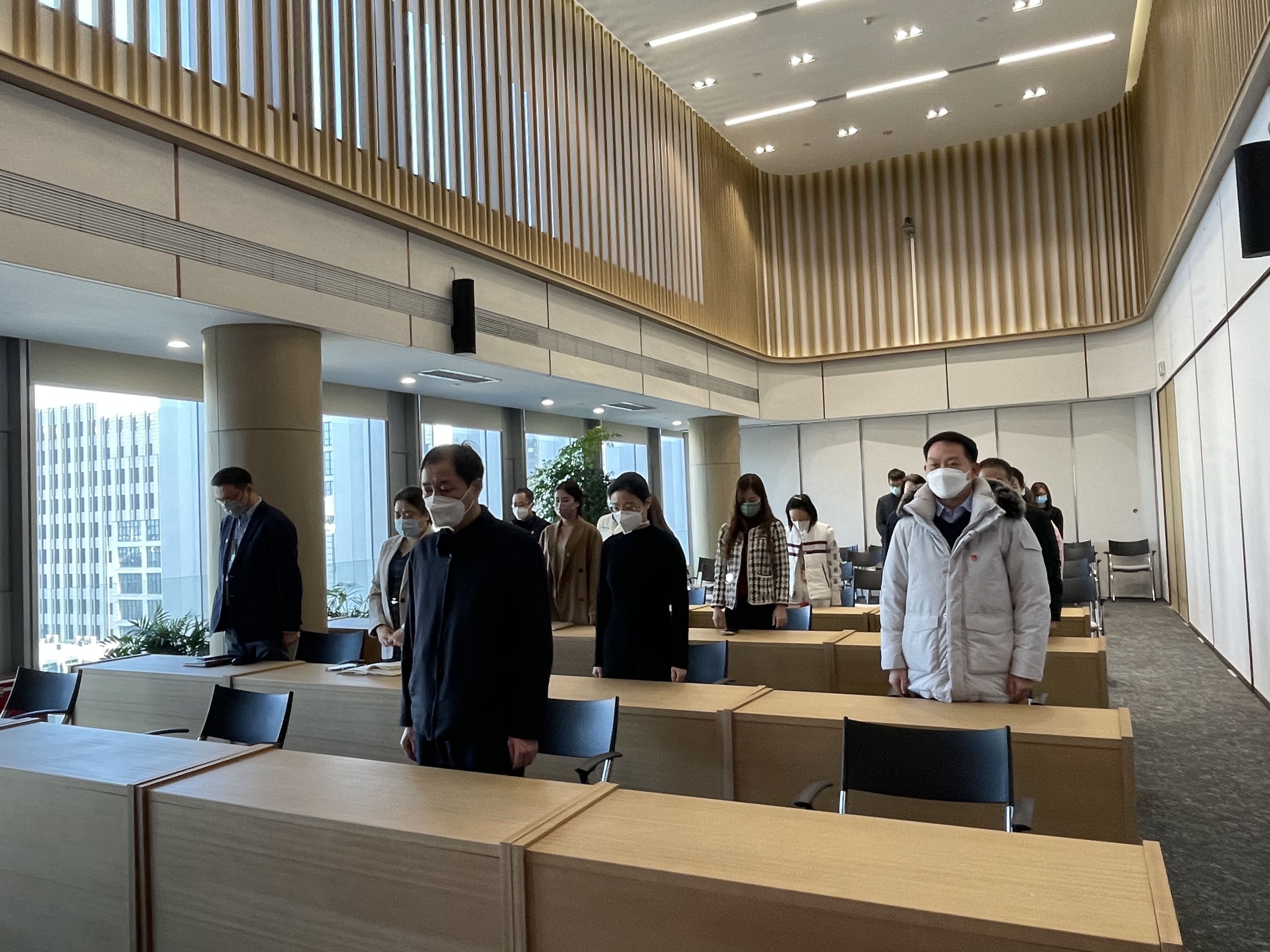 缅怀功绩 继承遗志——亦庄泛亚电竞集团党委组织收听收看江泽民同志追悼大会