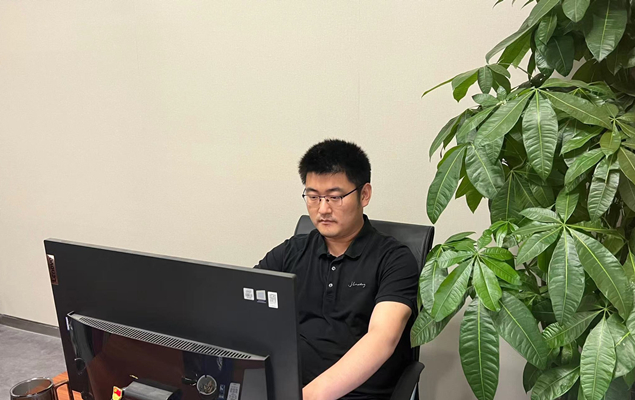 致敬！逆行者 | 博大新元青年干部王凡：疫情不息，，，，，逆行不停！